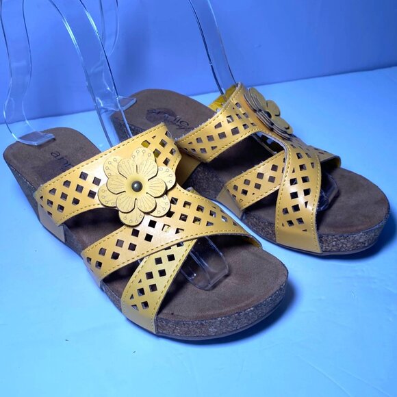 Annie Comfort Shoes - Yellow Cut-Out Floral Cork Wedge‎ Sandals 5.5 Faux Leather Upper Casual Country